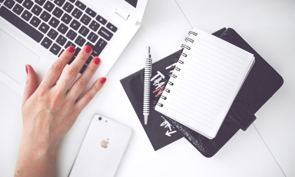 hand-smartphone-desk